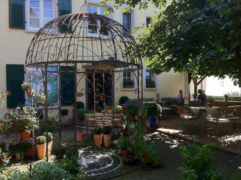 Gasthaus Schwanen & Villa Pfarrhus Stuhlingen Dış mekan fotoğraf