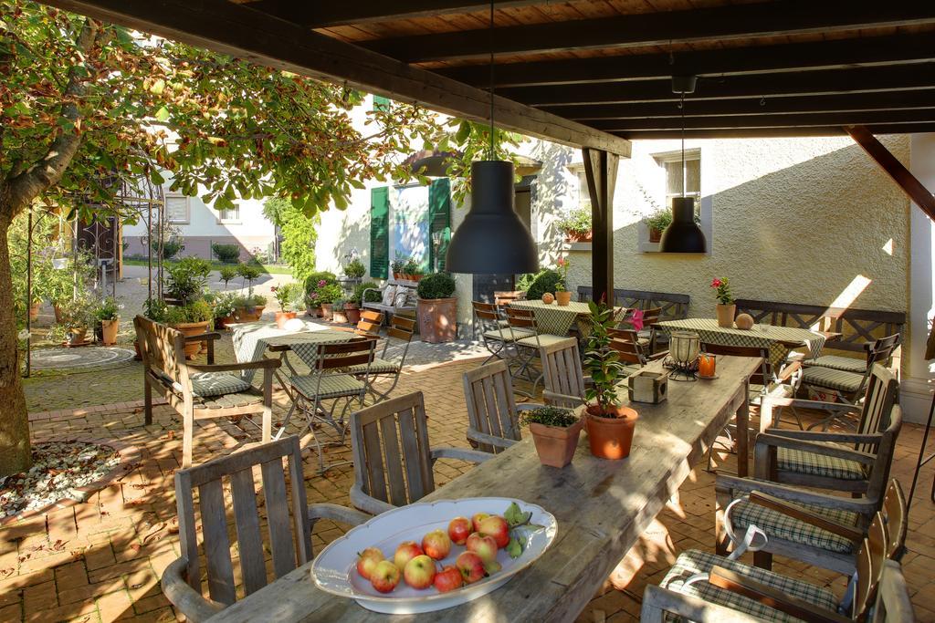 Gasthaus Schwanen & Villa Pfarrhus Stuhlingen Dış mekan fotoğraf