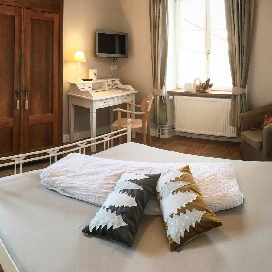 Gasthaus Schwanen & Villa Pfarrhus Stuhlingen Dış mekan fotoğraf