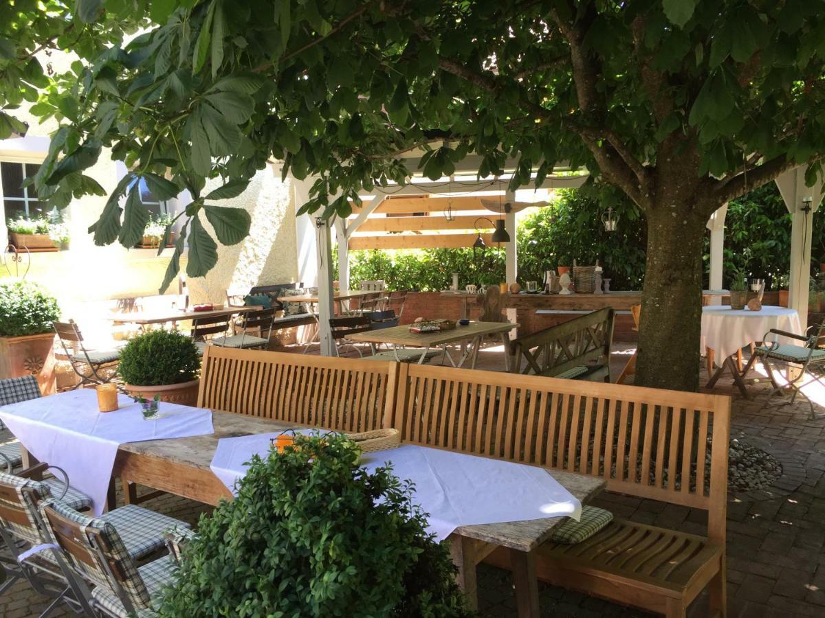 Gasthaus Schwanen & Villa Pfarrhus Stuhlingen Dış mekan fotoğraf